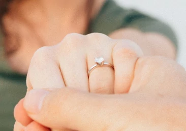 Fehérarany jegygyűrűk a hölgyek igényeire szabva