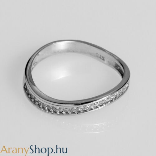 Ezüst női gyűrű cirkónia kővel